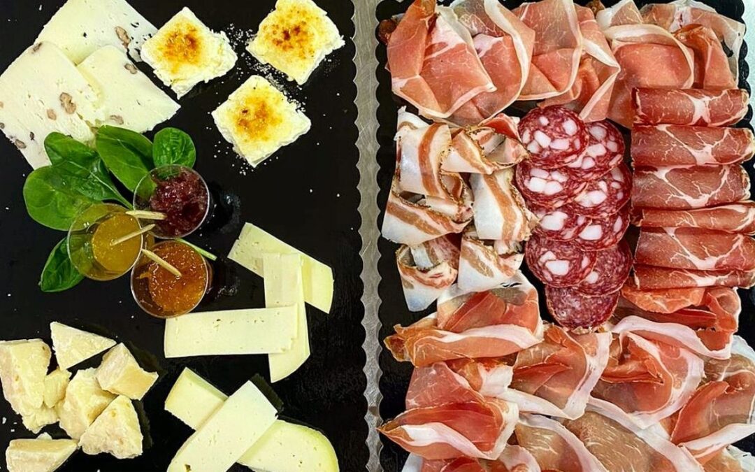 Aperitivo marchigiano: salumi, formaggi e vini pregiati