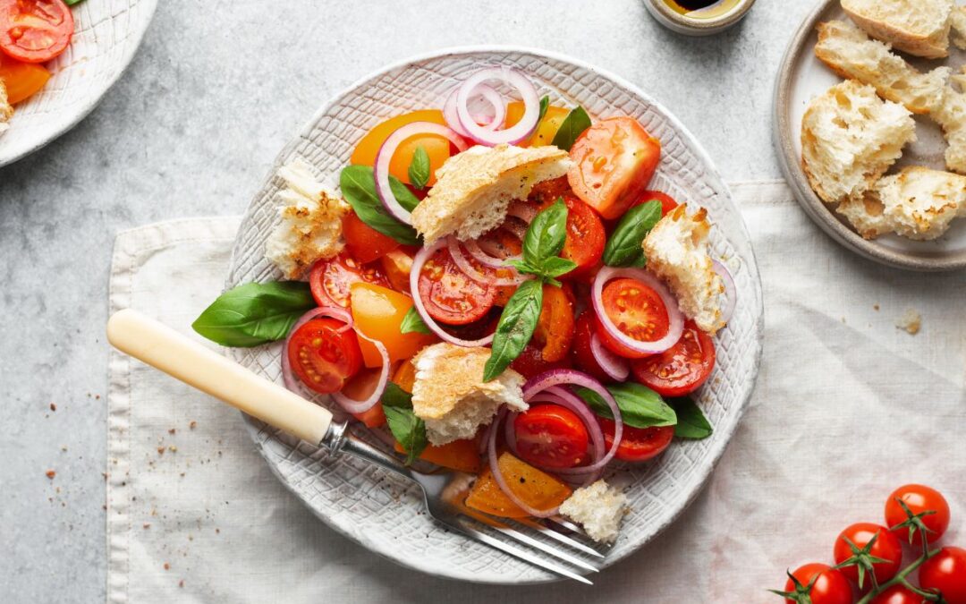 Panzanella Marchigiana: Origini, Ricetta e Ingredienti del piatto dell’estate